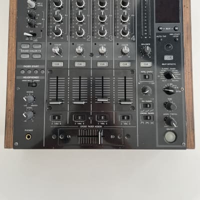 Pioneer DJM-800 professional 4-channel DJ mixer with beat Pioneer DJM-800 professional 4-channel DJ mixer with beat