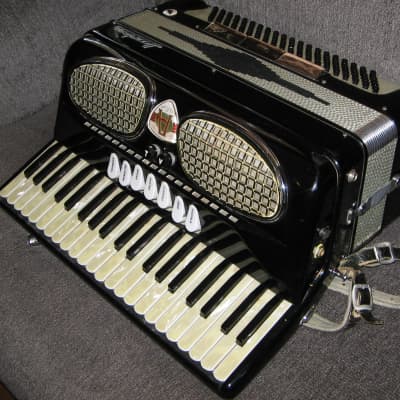 Excelsior Accordiana Model 310, 7 Treble & 3 Bass Shifts w