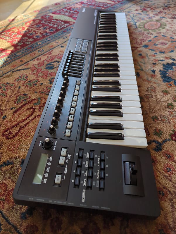 Roland A-800PRO 61-Key MIDI Keyboard Controller | Reverb