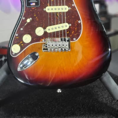 Fender American Professional II Stratocaster Left-handed - 3 Color Sunburst Rosewood *FREE PLEK WITH PURCHASE*! 058 image 3