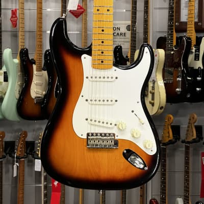 ギター Fender Stratcaster 57 vintage Series Fender American Vintage II 57 Stratocaster with Maple FB in