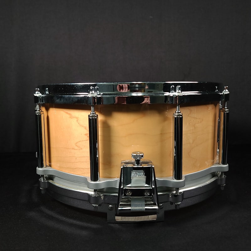 VINTAGE PEARL 3.5X14 FREE FLOATING NATURAL MAPLE SNARE DRUM for