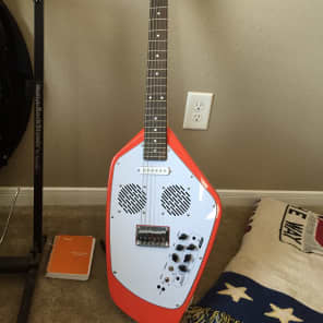 ギター Vox Apache-2 The VOX Showroom - Vox Apache 2 (Coffin Shaped) Guitars