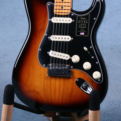 Fender Ultra Luxe Stratocaster Maple Fingerboard - 2-Color Sunburst - US210040909 - 2-Color Sunburst image 3