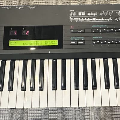 Yamaha DX7IID 16-Voice Synthesizer 1986 - 1989 - Black