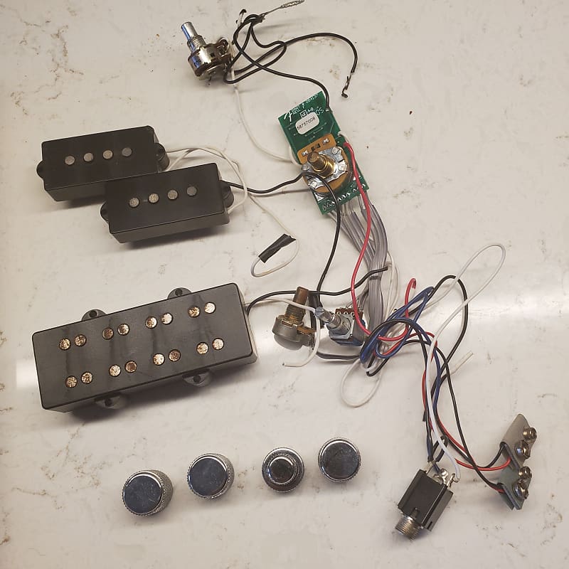 Fender American Deluxe bass pickups and preamp Reverb