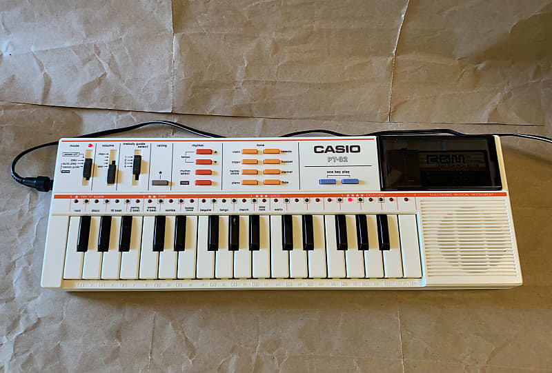 Casio PT-31 31-Key Mini Synthesizer