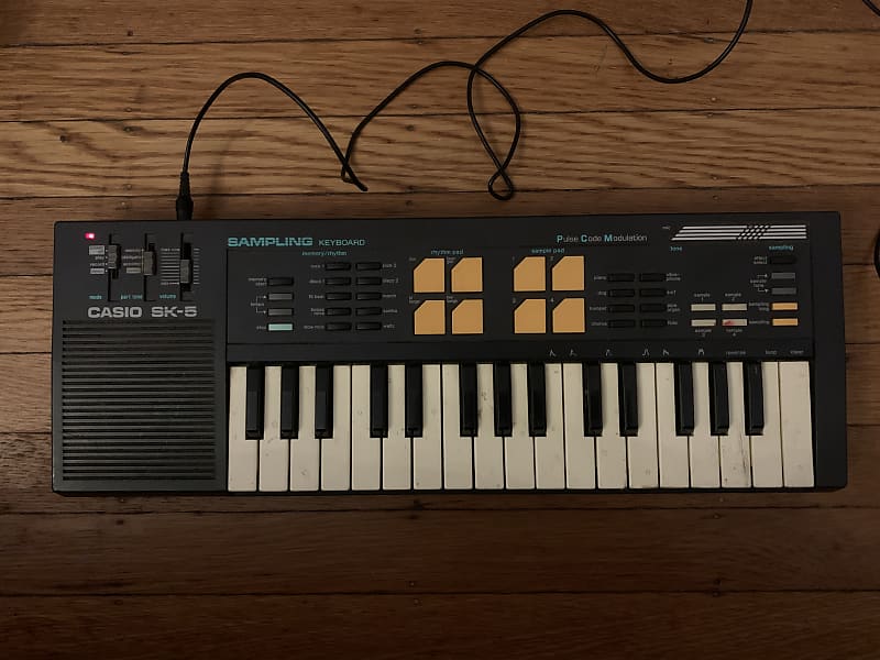 Casio SK-5 32-Key  Sampling Keyboard 1980s - Black image 1
