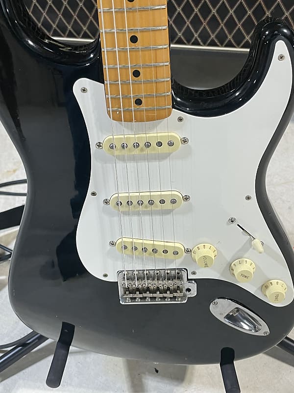 Fender Stratocaster 57 reissue 1985-86 made in Japan - Black Fender Stratocaster 57 reissue 1985-86 made in Japan - Black