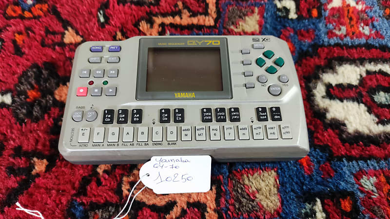 Yamaha QY70 Sequencer image 1
