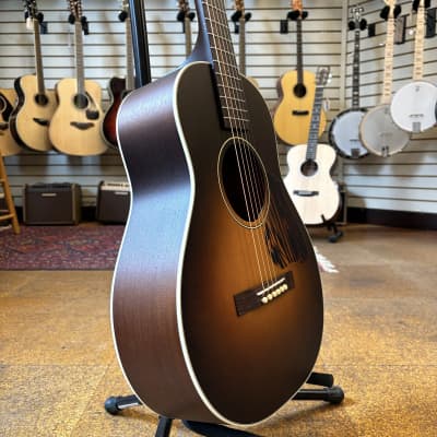 Iris Guitars CH Model Sitka Spruce/Mahogany Parlor Acoustic Sunburst w/Hard Case image 2