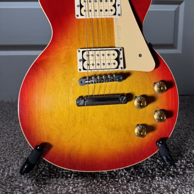 Gibson 2000 Les Paul Classic - Heritage Cherry Sunburst image 2