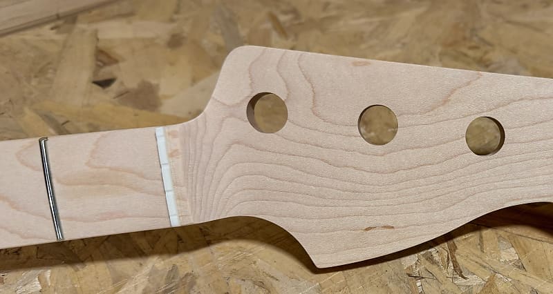 Luthier Made Precision bass neck - Natural image 1