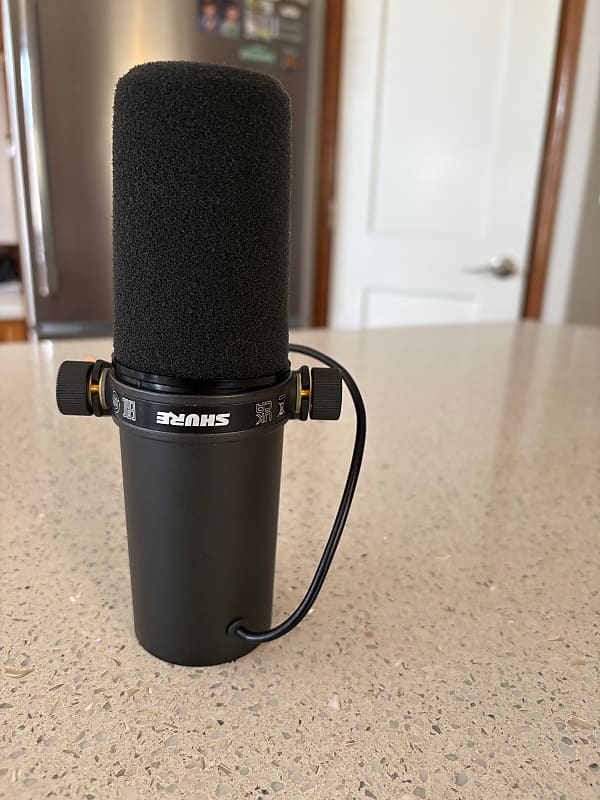 Shure SM7B Cardioid Dynamic Microphone | Reverb Canada Shure SM7B Cardioid Dynamic Microphone | Reverb Canada