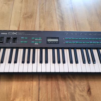Yamaha DX21 Programmable Algorithm Synthesizer 1985 - Black