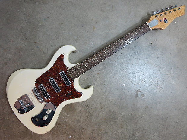 Vintage kingston hotsell electric guitar