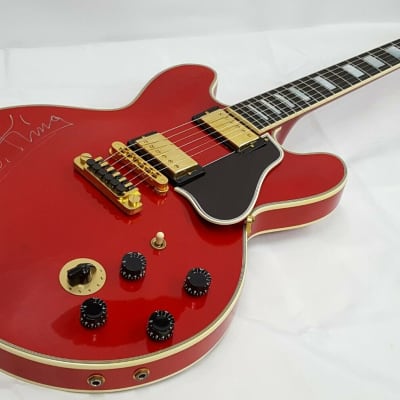 2007 Gibson Lucille B.B. King Cherry Red and Gold Hardware Guitar Signature LOA image 7