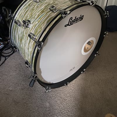 Ludwig Classic maple Blue/olive oyster 26” // 18” // 14” image 5