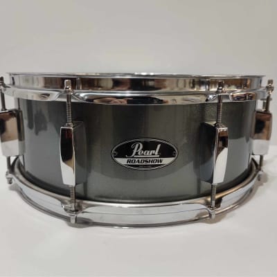Pearl vintage 14x6.5 brass snare with all original parts. Rm1600