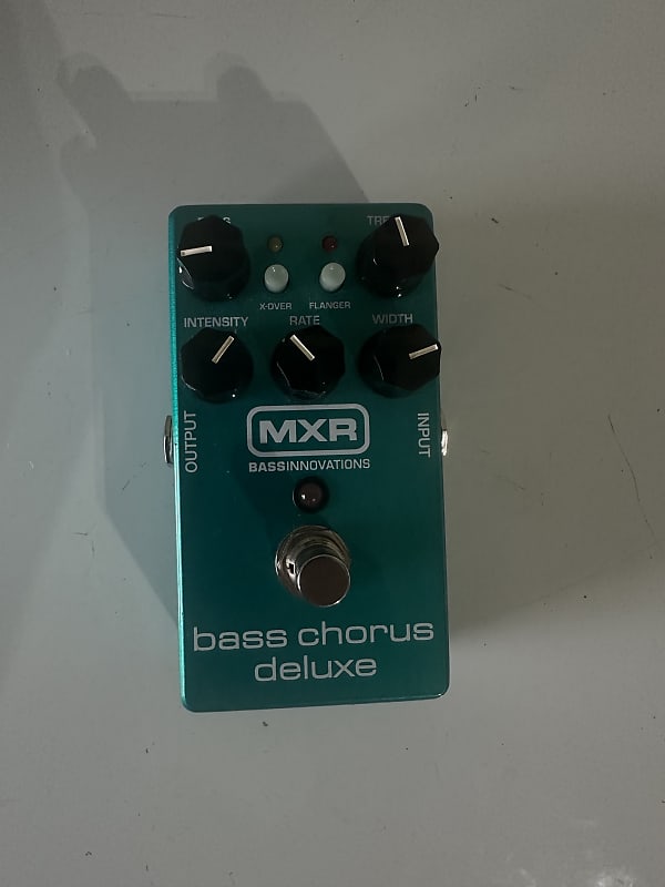 MXR M83 Bass Chorus Deluxe