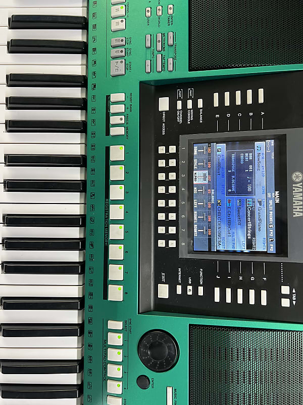 Yamaha PSR-S910 61-Key Arranger Workstation Green custom