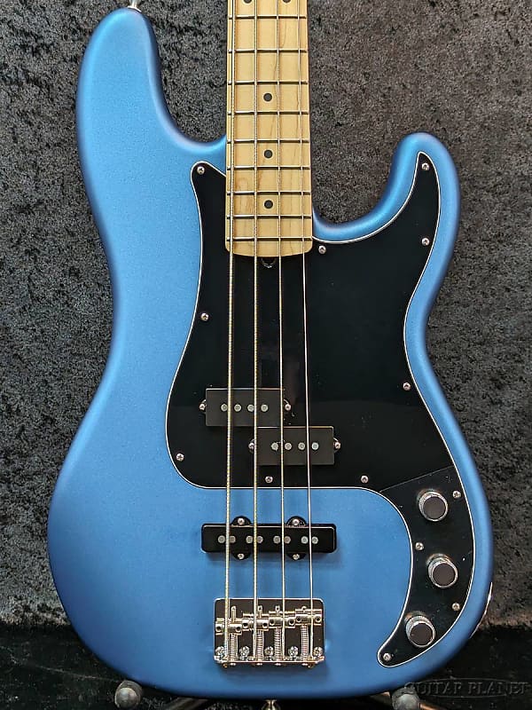 Fender American Performer Precision Bass -Satin Lake Placid Blue 