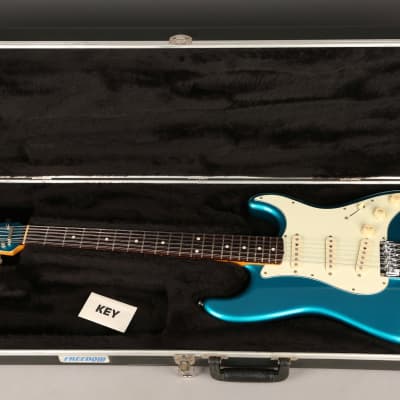 Fender Japan Stratocaster XII - CIJ - 2004 - Lake Placid Blue w/HSC image 17