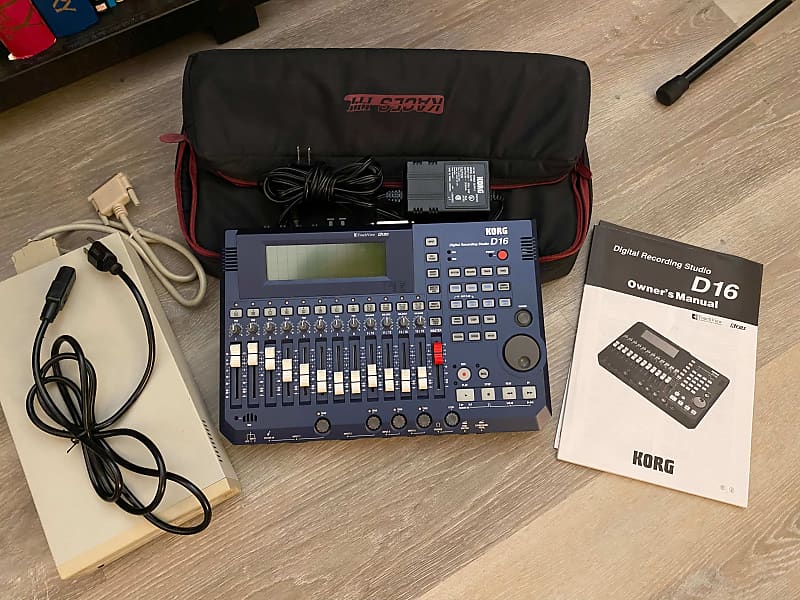 Korg D16 Digital Recording Studio with CD Burner