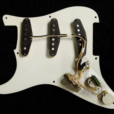 Stratocaster / Strat Aged Loaded Guard / Loaded Pickguard ''1954-1957'' Single Ply White - Aged - Relic image 2
