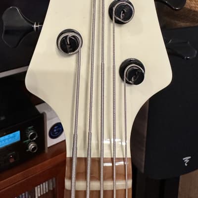F Bass VF5-PJ 2020 - Olympic White 2020 NAMM Bass image 4