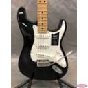 Fender Player Stratocaster with Maple Fretboard Black
