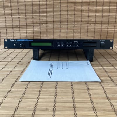 Roland U-220 • RS-PCM Sound Module • ROMpler Rack Instrument • 1989 - 1992 made in Japan • with chart