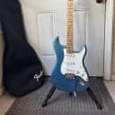 Fender Player Stratocaster with Maple Fretboard 2019 Lake Placid Blue