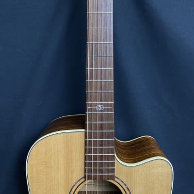 Alvarez-Yairi DY70ce Acoustic-Electric Guitar image 4