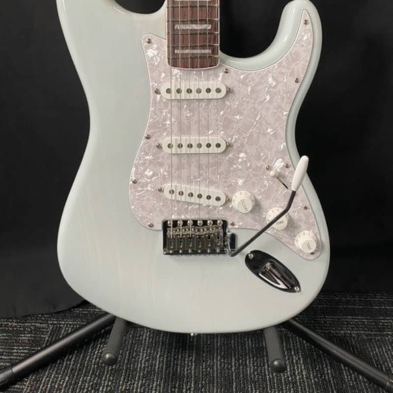 Photos - Guitar Fender 0117510811 new 
