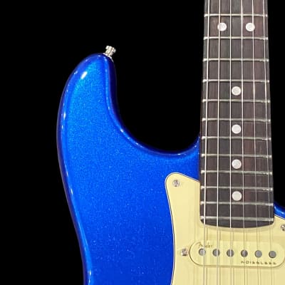 Fender American Ultra Stratocaster HSS - Cobra Blue w/Rosewood Fingerboard image 4