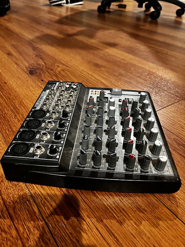 Behringer Xenyx 1202FX 12-Input Mixer with Effects | Reverb