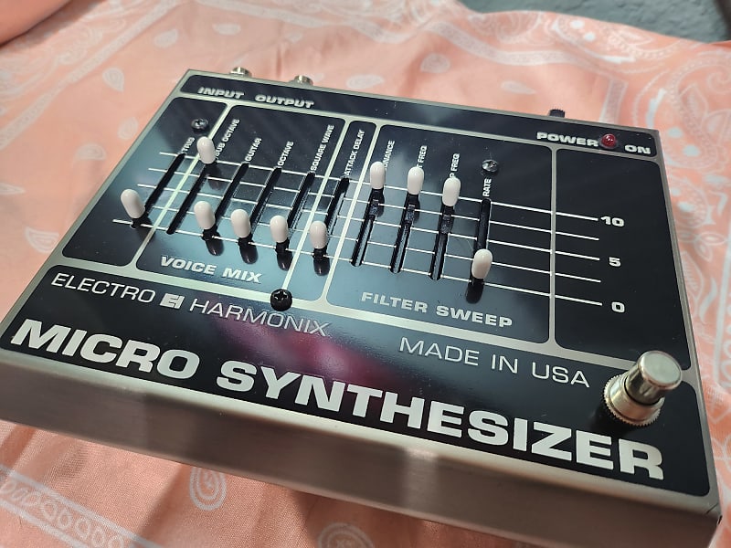 Electro-Harmonix Micro Synthesizer