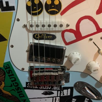 Billie Joe Armstrong 's Blue Guitar replica (Fender Squier Deluxe