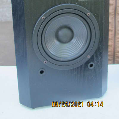 Memorex TRC-505 2 Way Corner Mount Speakers. One Pair image 6