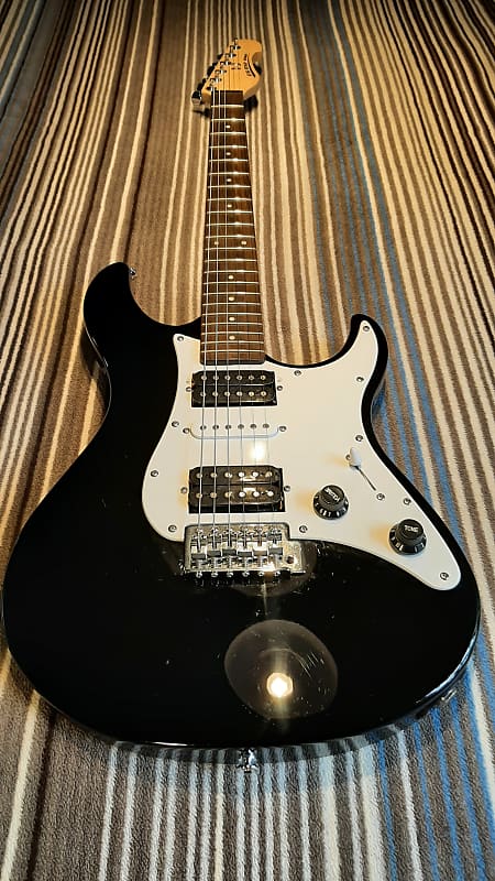 Yamaha EG012 2010 black | Reverb