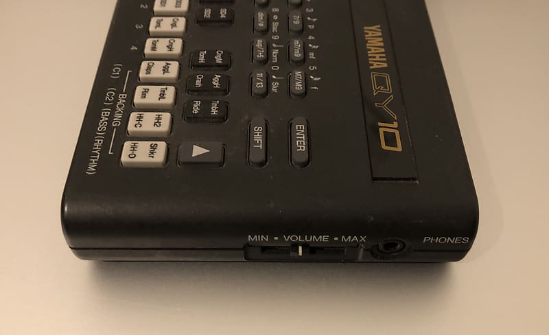 Yamaha QY100 Sequencer