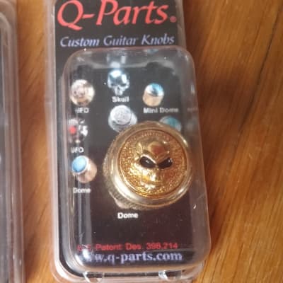 2 Q-Parts USA  Ringo  GOLD Angry Skull Guitar DOME Knobs  NEW OLD STOCK image 5