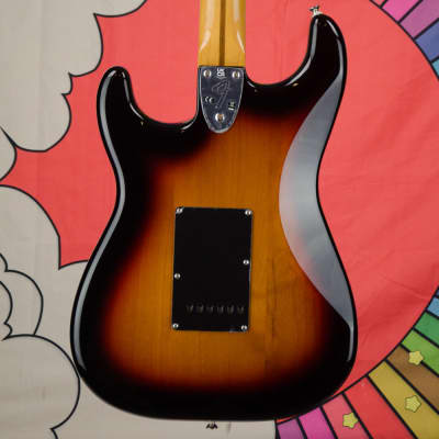 Fender VINTERA® II '70S STRATOCASTER®Maple Fingerboard, 3-Color Sunburst image 5