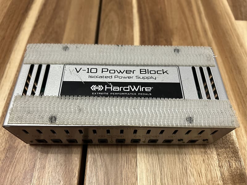 最大1200mAの電源供給能力値下げ中。。Digitech HardWire V-10 Power Block
