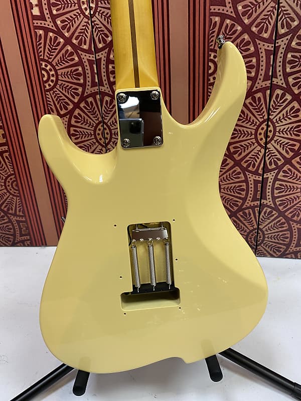 Vola OZ V3 CC Made in Japan w/ Vola Gig Bag - Vintage White
