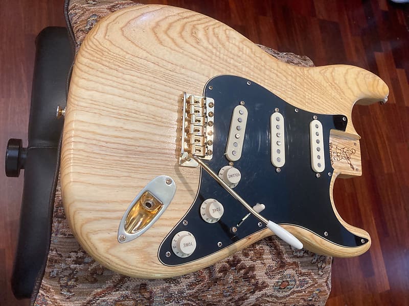 USA Stratocaster LOADED BODY, Fender Custom Shop Relic Gold Parts & Tuners,  Warmoth ASH, Feather!