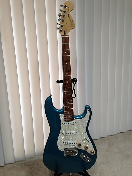 ジャンク　Squier フェンダー ストラト ラージヘッド　Standard 2003 Squier Standard Stratocaster - What To Know & Where To