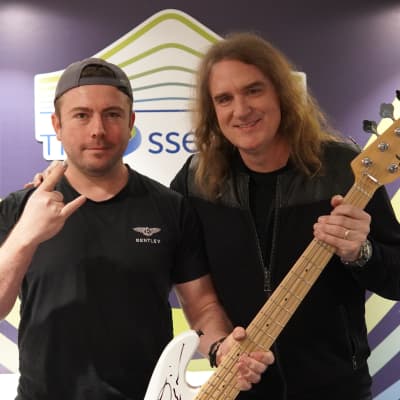 RARE Dave Mustaine's Megadeth personally owned concert bass signed signature by him, David Ellefson! image 3