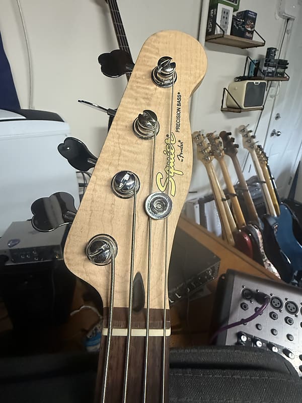 Squier Mike Dirnt Signature Precision Bass 2008 - 2015